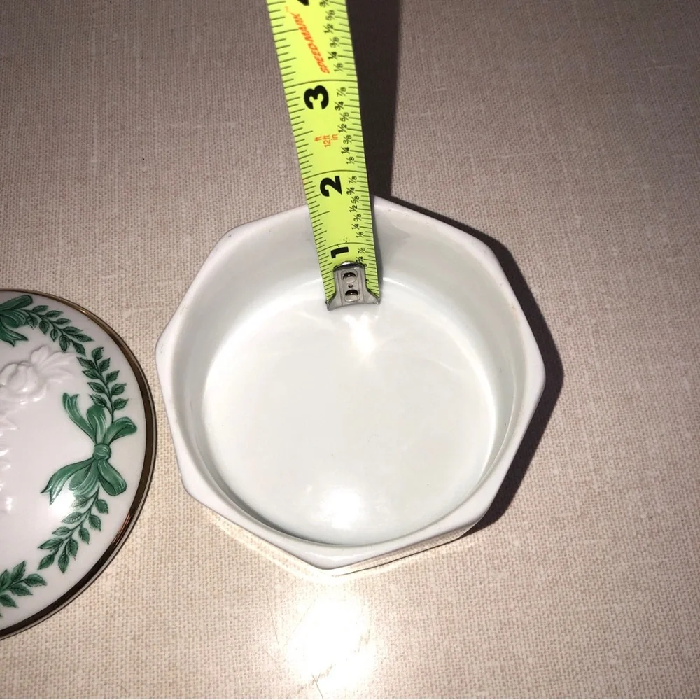 Vintage Trinket Box Jewelry storage green‎ white and gold color